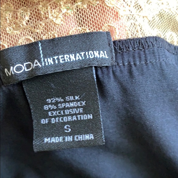 Beautiful silk tank from Victoria’s Secret - Picture 4 of 4